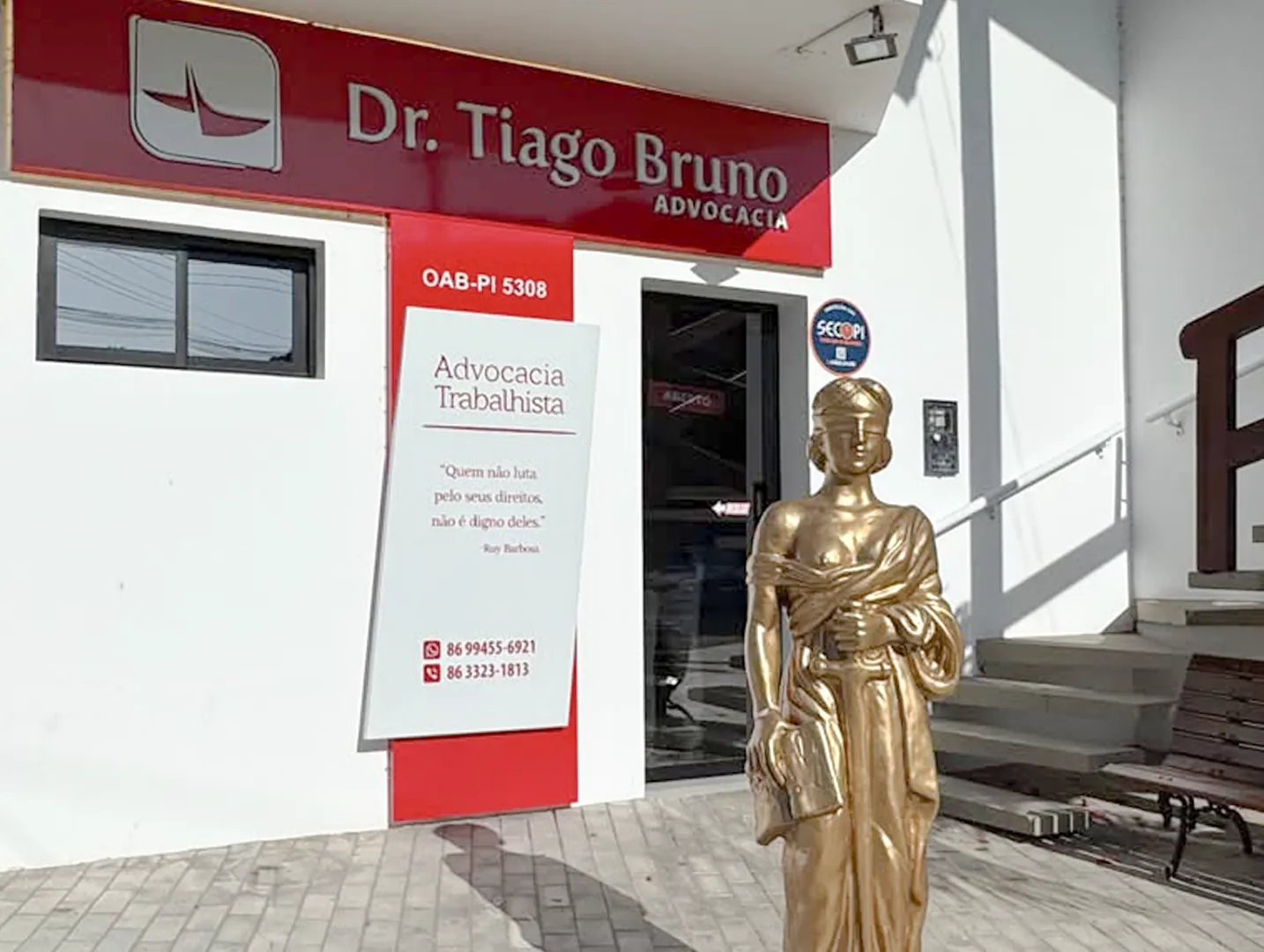 Fachada do escritório do Dr. Tiago Bruno, na Rua Benjamin Constant, 834, Sala 03, Parnaíba-PI